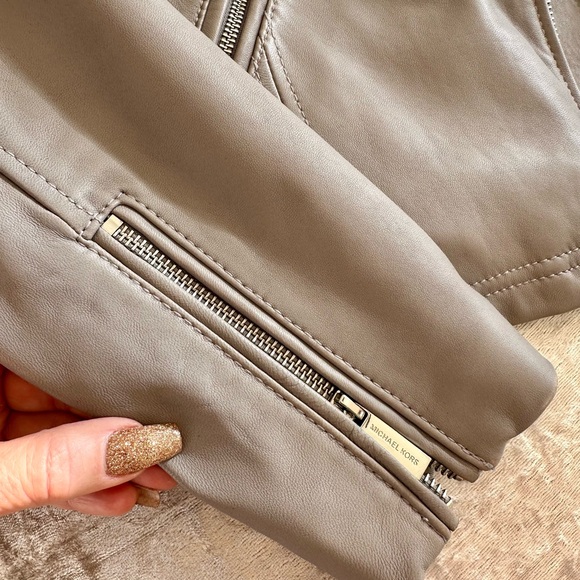 Women's Taupe Leather Jacket - Picture 4 of 9